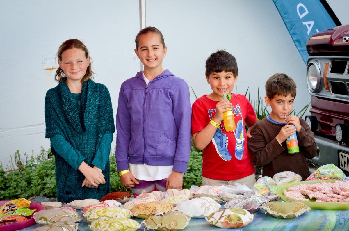 LivingMaths's tweet image. @makerfairect #makerbooth! #CTMMF16 #MakerFaire Thanks for the maker memories! See you Next Year!