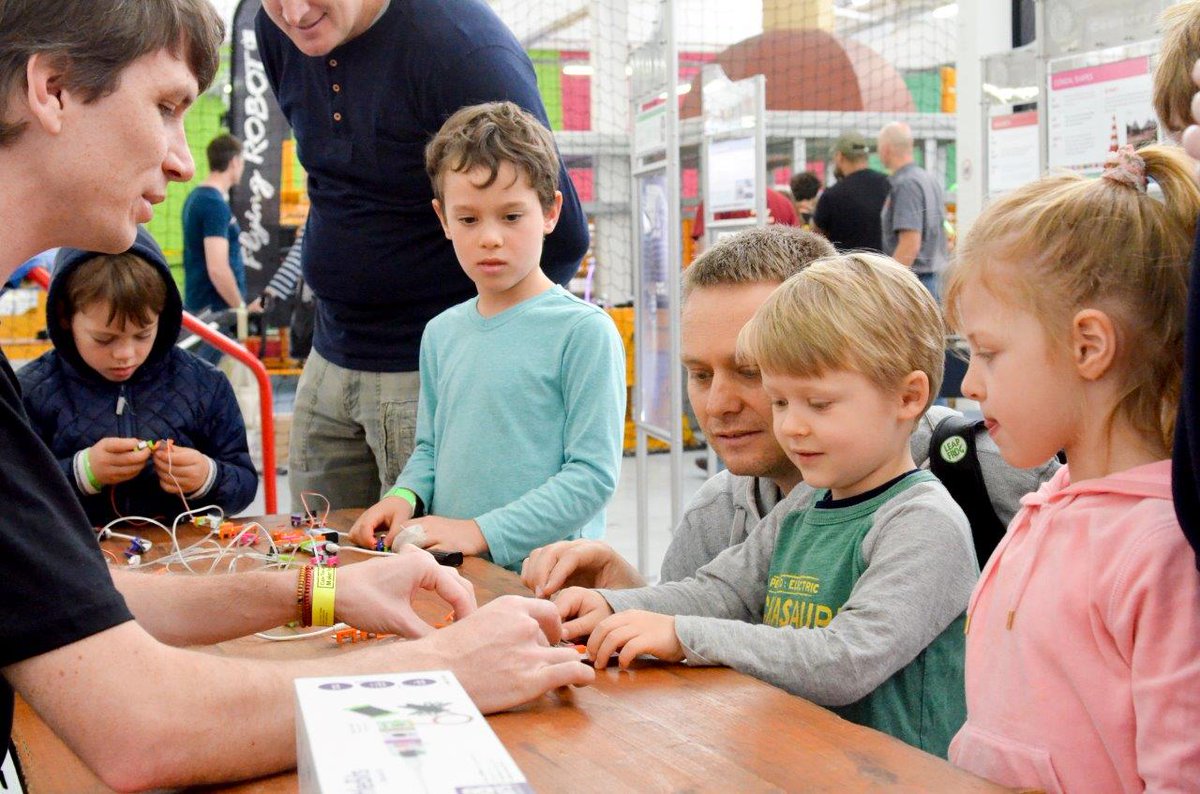 LivingMaths's tweet image. @makerfairect #makerbooth! #CTMMF16 #MakerFaire Thanks for the maker memories! See you Next Year!