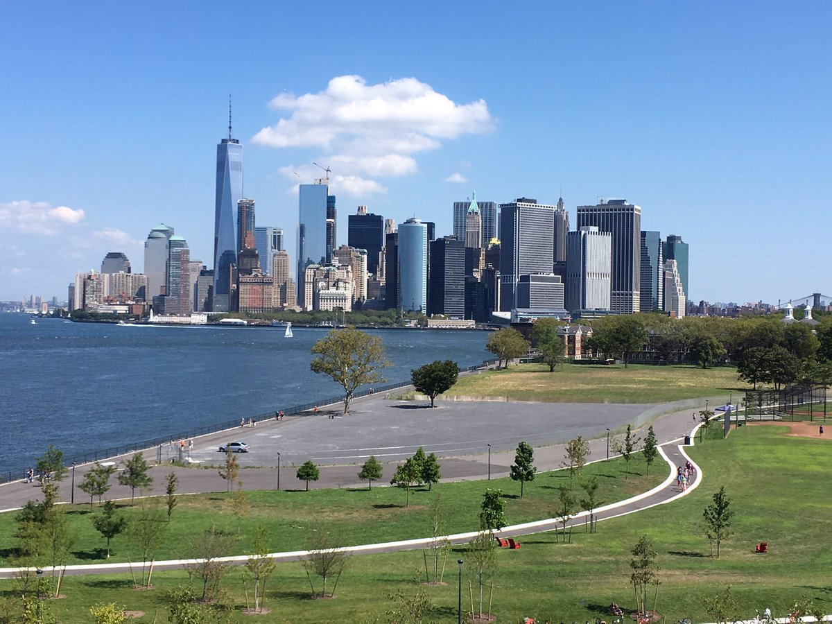 HeatherBriere's tweet photo. Perfect day for biking and a @GovernorsIsland adventure! Go lady liberty! #bikingrules #iloveNY #statueofliberty https://t.co/t51teX3TW8