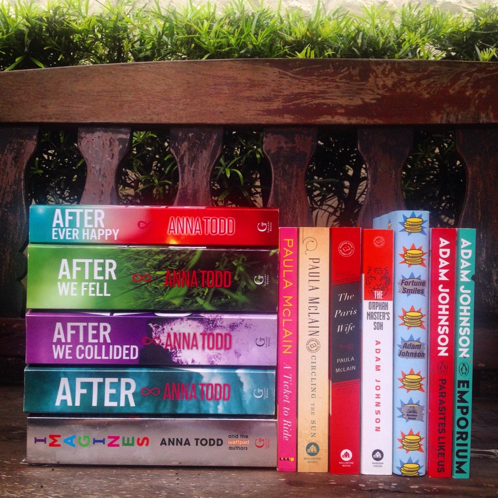 cgavin_'s tweet photo. Signed π haul from #GoReadWrite2016. TYSM @imaginator1dx, #PaulaMcLain & #AdamJohnson! TYSM @nbsalert for the event! https://t.co/y14PJiUZbx