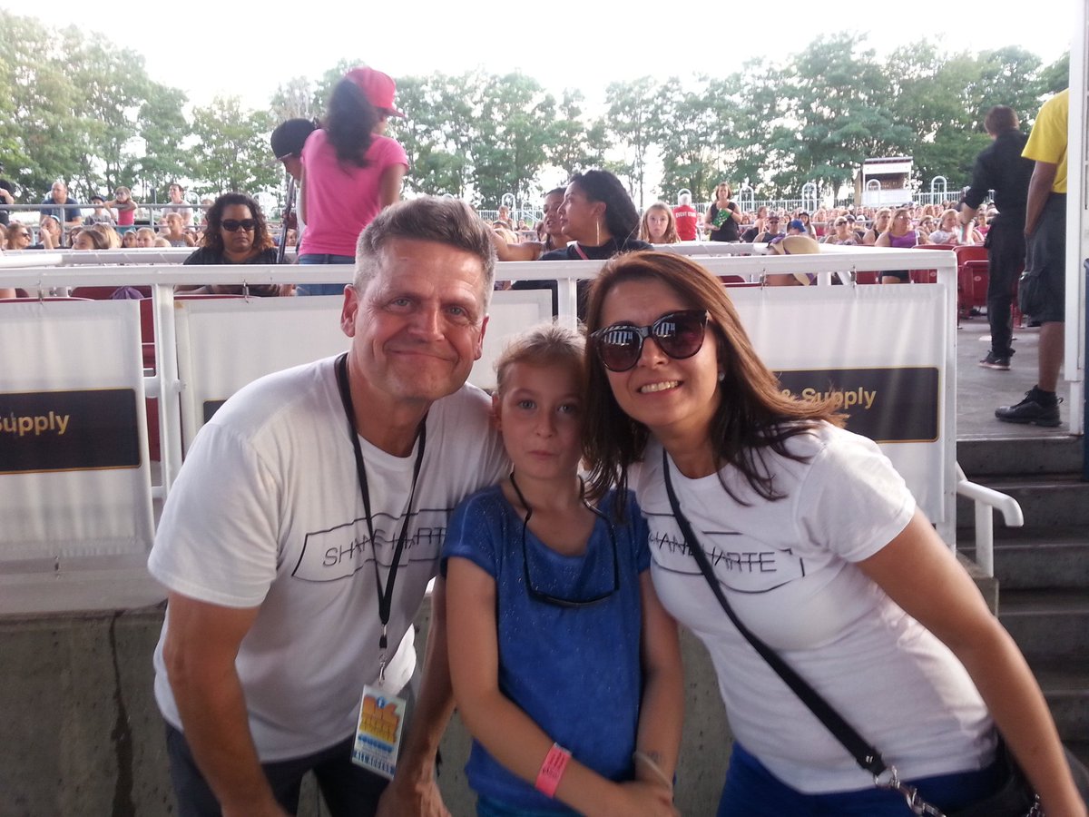 MaryMcPassion's tweet photo. We found #shane28harte 's parents again this year at #molsonamp #BigTicketSummer 2016! https://t.co/FWgXngPqws