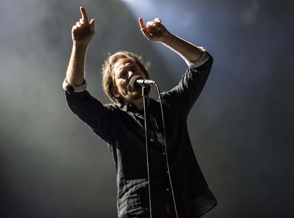 Consequence on Twitter: 