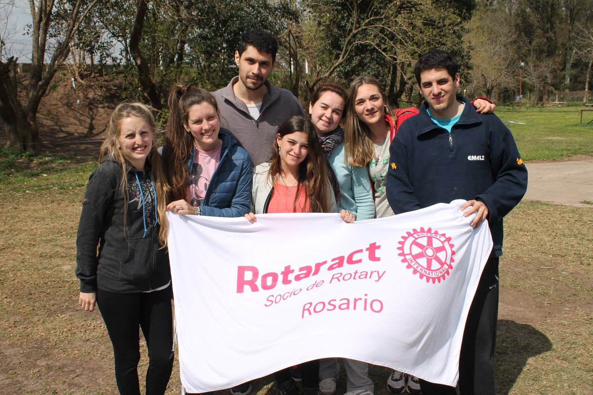 RotaractRosario's tweet photo. Un aplauso para nuestros socios y todo el #Distrito4945 👏🏽 👏🏽 #ActividadDeServicio #Rotaract https://t.co/o6ArtxxNUw