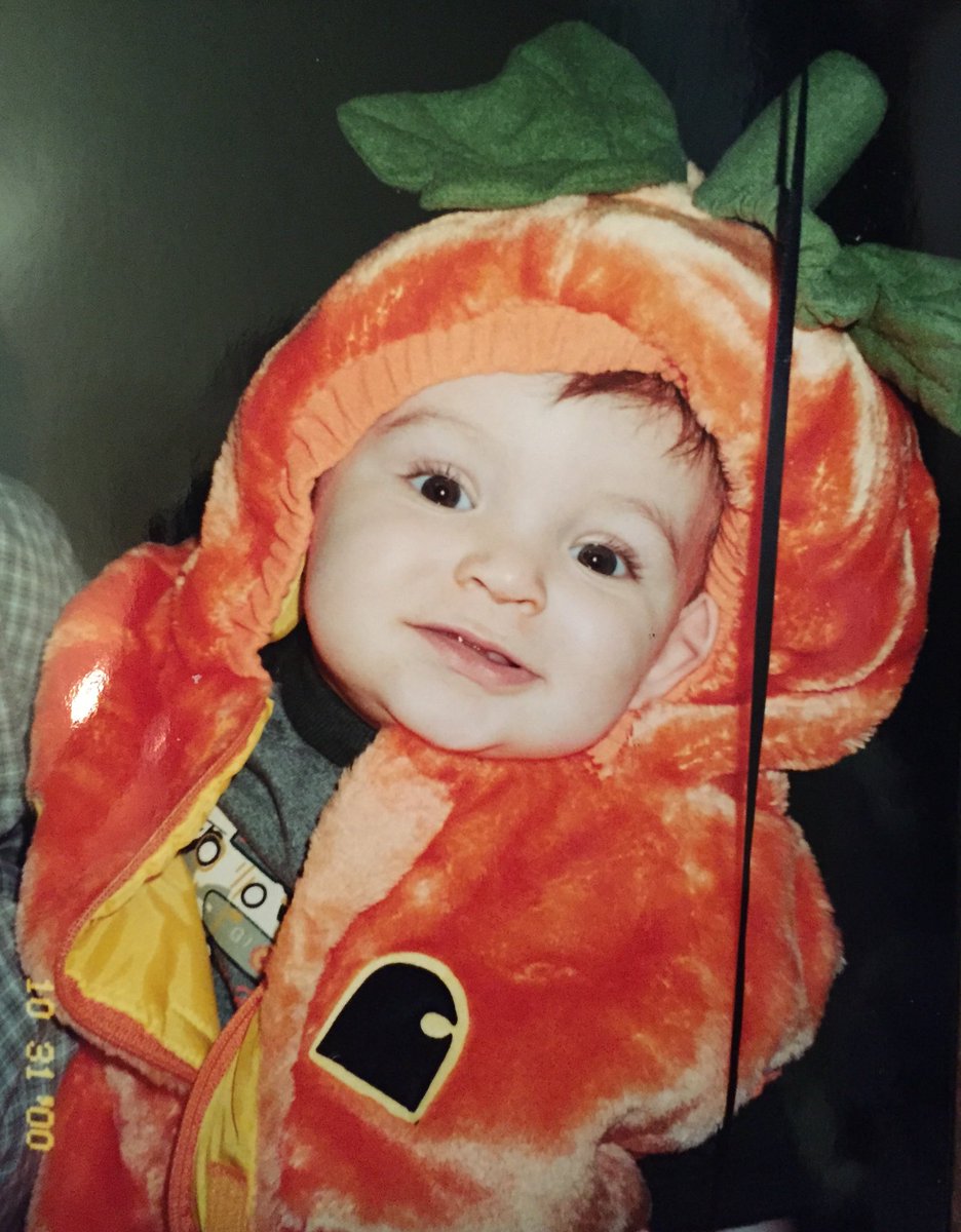 AllysenKate's tweet image. Here&apos;s some baby pics of @ruff_gary Totally forgot mom babysat you lol #NoChanges