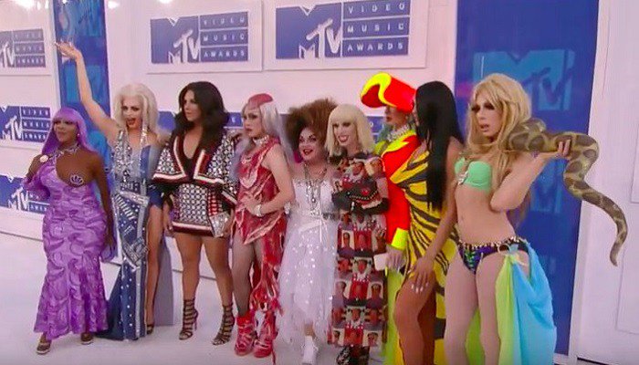 HotOffTheMess's tweet photo. 'Rupaul's Drag Race: All Stars' Recreate Famous #VMAs Looks! | Hot Off The Mess https://t.co/Yi5xno1h58 https://t.co/hH1vpUcgQR