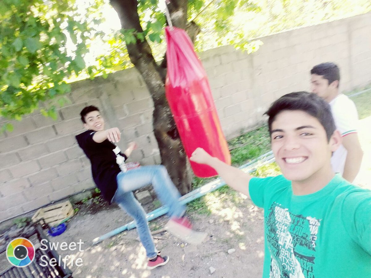 MatiiasLeg's tweet photo. Que día fue ese Con amigos jeje #BuenasNoches https://t.co/WqdvdJ7s9q