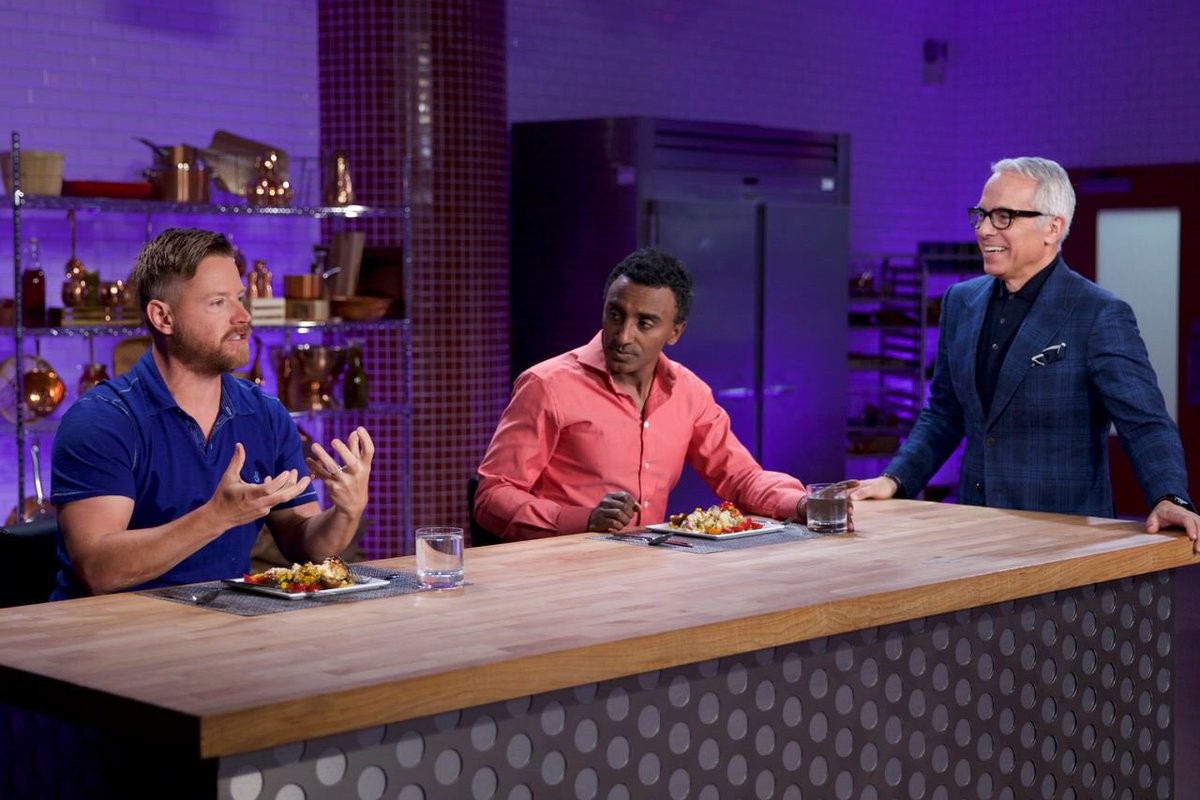 RichardBlais's tweet image. See you on #CooksVsCons 10pm @FoodNetwork @gzchef @MarcusCooks @CakeBossBuddy