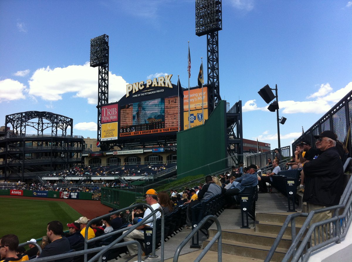TravelGuy2u's tweet photo. @CityPGH Best ballpark in the MLB. Home of the Pittsburgh Pirates. https://t.co/3AhicUzZoA