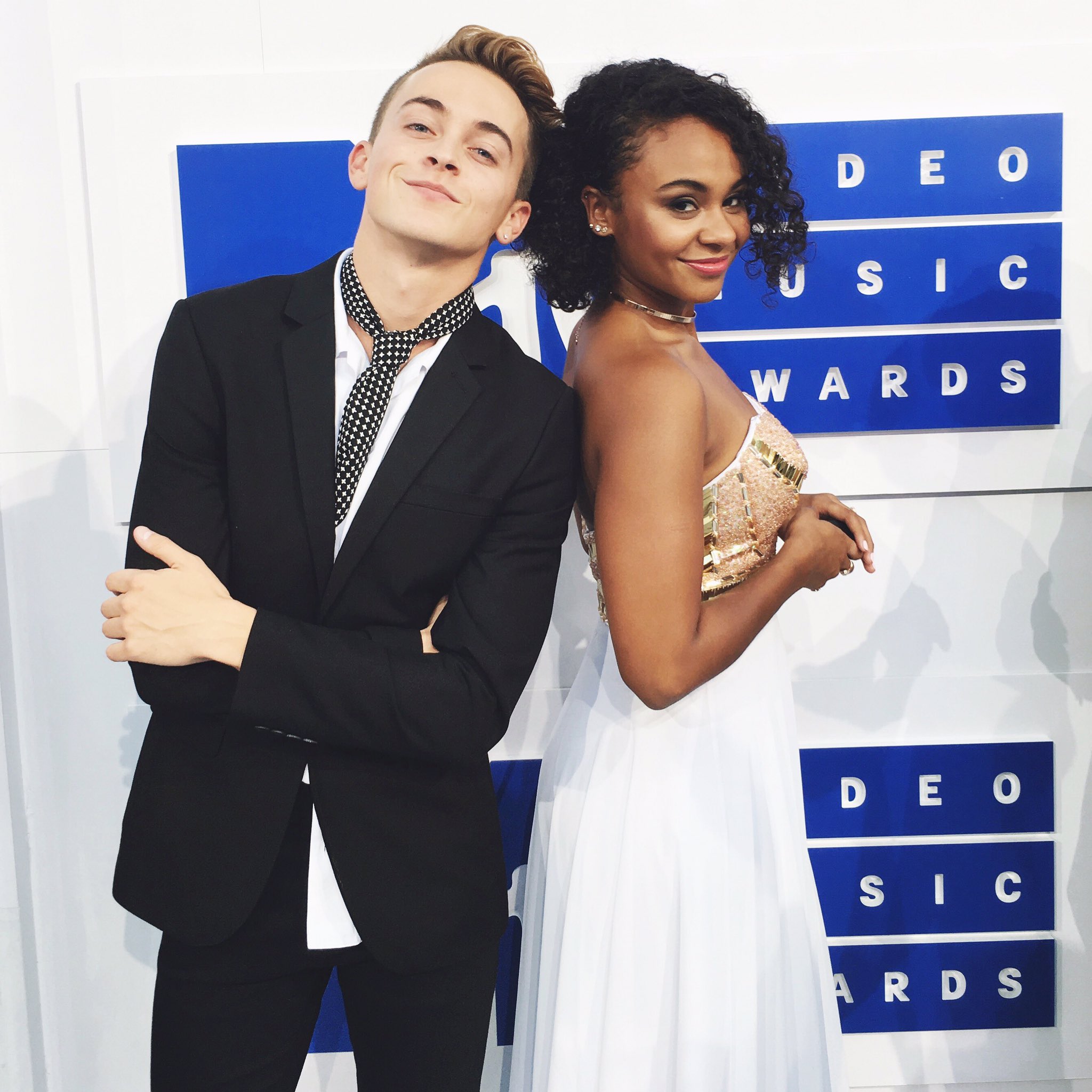 Damon and Jo on Twitter "Shut up and went to the VMAS https//t.co
