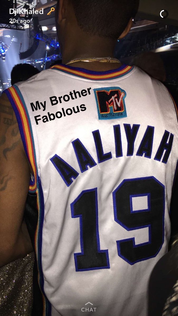 FancyFatBoy's tweet photo. BRO..... WHOEVER THIS NIGGA STYLIST IS DESERVES SO MANY DAMN AWARDS https://t.co/6KeYXC7O4P
