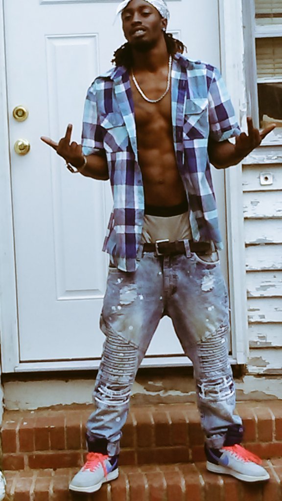 PacDr3ady's tweet photo. Im a #outlaw like #outkast bitch😎🔥🔥🎶🎵 https://t.co/3KwbS0Wj3D