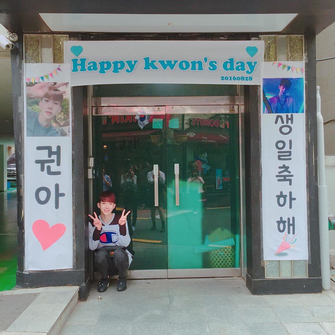 チョグォン 訳(0:54)
RT<a href="/2AMkwon/">JO KWON</a> 誕生お祝いして下さった すべての愛するみなさん!!
愛してます ありがとうございます 💕❤️😛 @ JYP Entertaiment instagram.com/p/BJqHwO3ha9r/