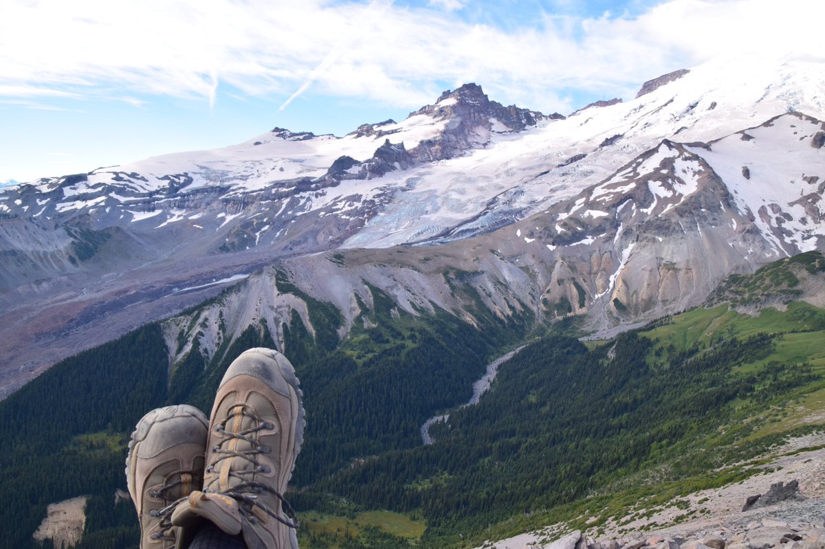 ShaneCard's tweet photo. Great day on my mountain! #PNW @MountRainierNPS #hikinglife #mountrainier #wanderlust #wanderwa #wander https://t.co/llmBKg4gt5