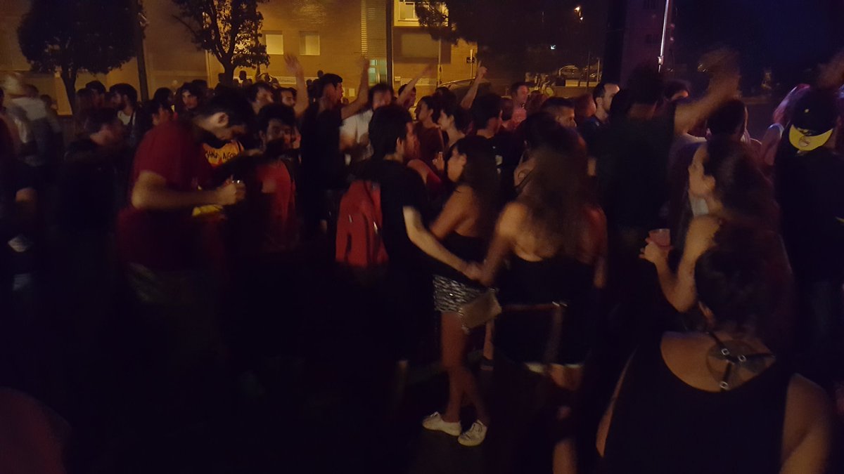 COP_perRipollet's tweet photo. Avui, @gxpro7 ho ha donat tot al @XiringoCOP per oferir-nos el millor final de dilluns de Festa Major possible. https://t.co/6n804erP1r