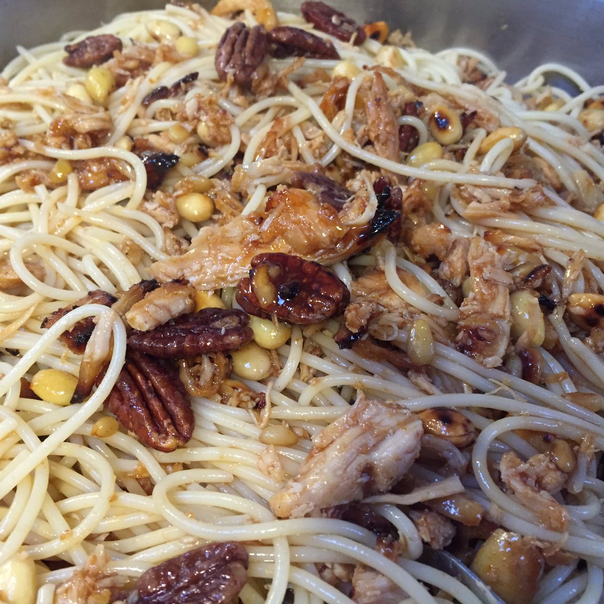 CarolDeDobb's tweet photo. Sushiwrap / Pulled chicken-roasted nuts-bbqsalsa / banana-speculoos-tiramissu @Lotto_Soudal @lavuelta #extracarbs https://t.co/ehnpKFdNbE