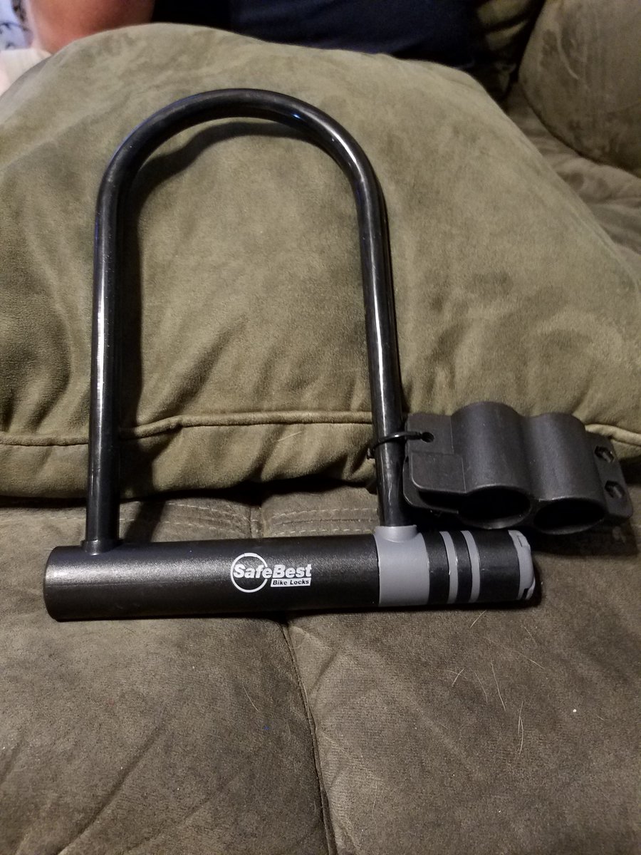 DSSC_Coach's tweet photo. Very heavy, thick, good keyed bike U-lock from SafeBest. https://t.co/8G2nSJDhEV #SafeBestBikeLock https://t.co/gVTBnt2O4Y