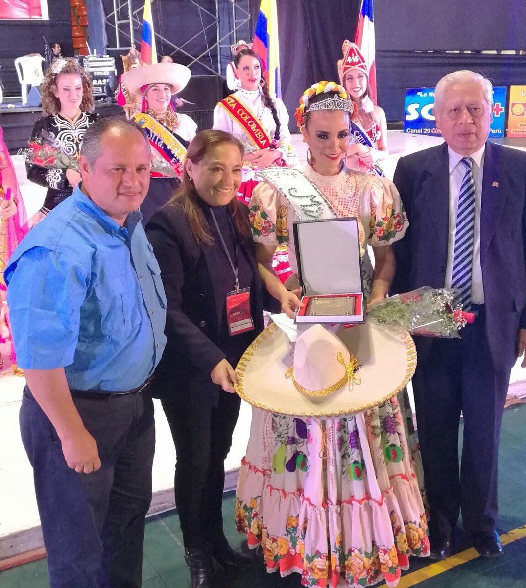 EdwardAlva08's tweet photo. Miss Festival Mundial del Folklore #UNT2016 @unitruoficial es la representante de Mรฉxico... https://t.co/Ryk70z12FG