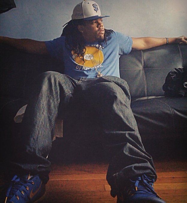 Crowned king with a halo ppl move when I say so Over small minded ppl my brain's height is 8'4 https://t<a href="/tag/la"class="tags"><span>#la</span></a><a href="/tag/coast2coast"class="tags"><span>#coast2coast</span></a>