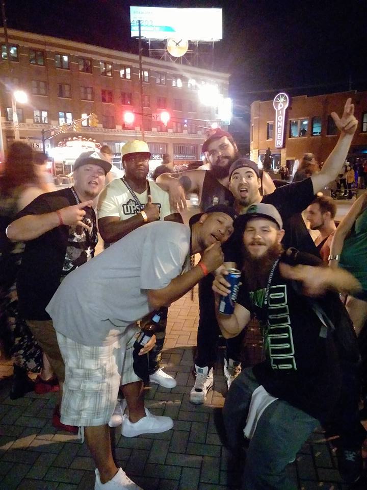 UpShottHipHop's tweet photo. Cheers & Peace! #chreece #chreece2 #chreeceaf #whoupshottya #upshott #oreojones #hiphop #Indianapolis @OreoJones https://t.co/EGPELTN12k