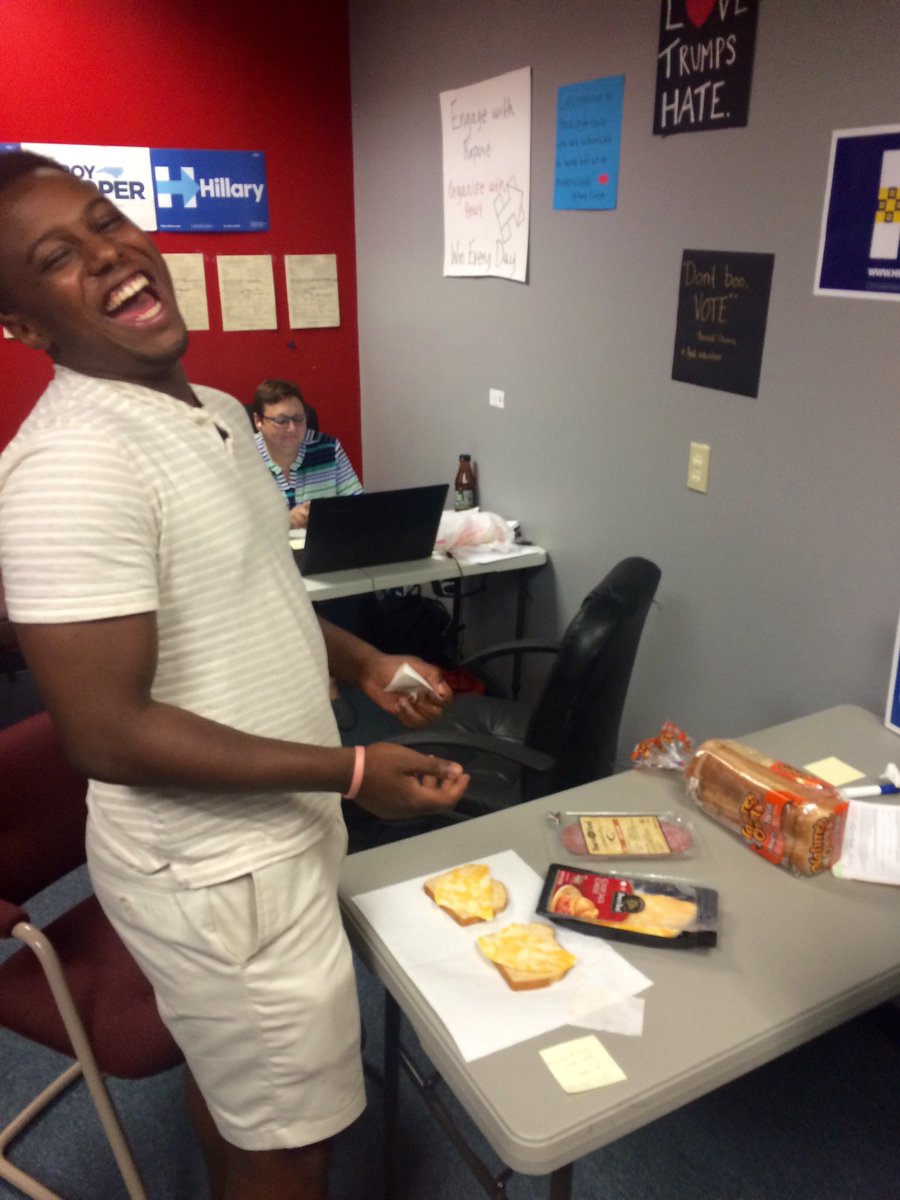 anne_esq's tweet image. Need a call time sandwich? Hit up @anthomas_ . #CommunitySalami #10acious