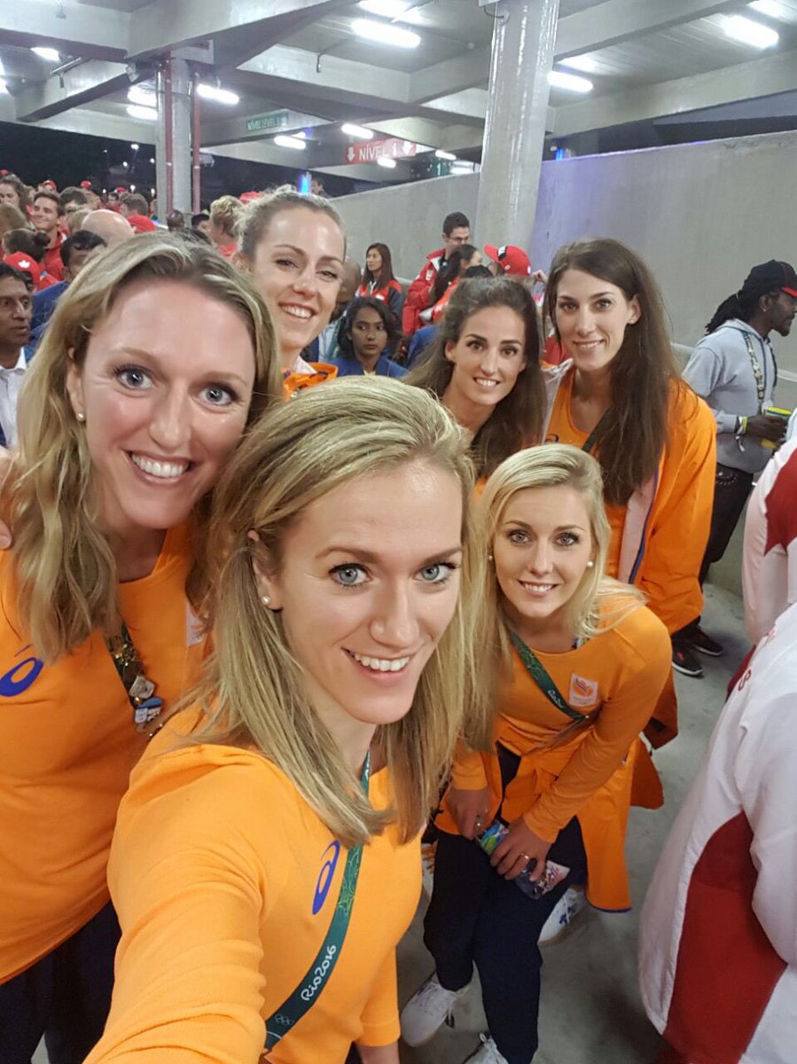 Already 2 hrs waiting for the closing ceremony but still smiling 😄 #Rio2016