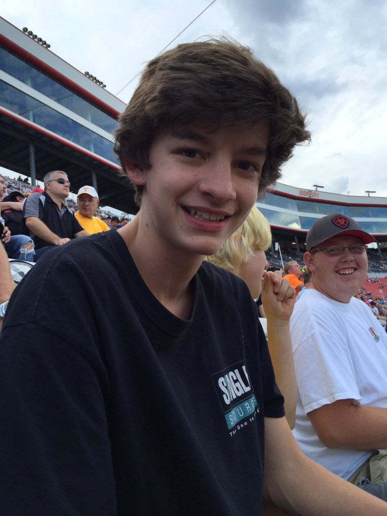 TrevorSise's tweet photo. Having a blast at the track so glad I got to come!!! #itsbristolbaby @prnatthetrack #kylebusch https://t.co/pCiZYFHlYq