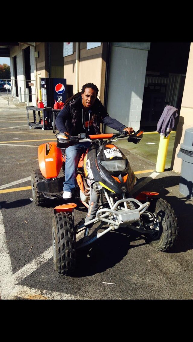 lookndamaraaa's tweet image. 15yrs without my bro is something I'd never imagine,but everything happens for a reason right? I miss you #FreeRell💔