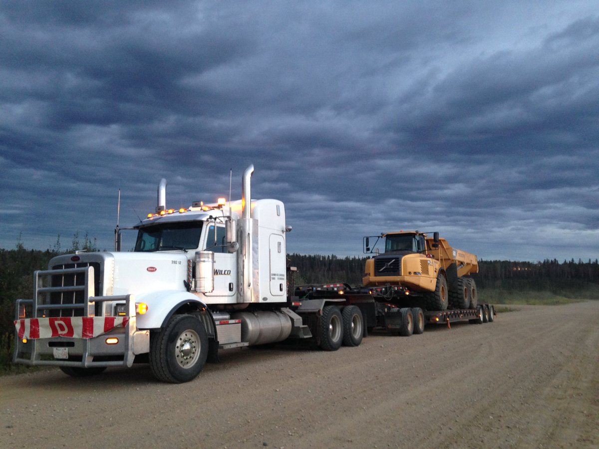 SchwerSam's tweet photo. Equipment moves in Fort McMurray @work4wilco https://t.co/yHTOrbqM5r
