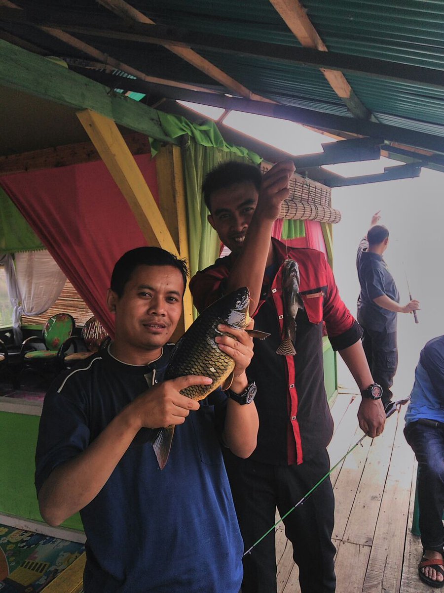 MuhamadRefani's tweet photo. Fishing coy https://t.co/bYLVN2xJDg