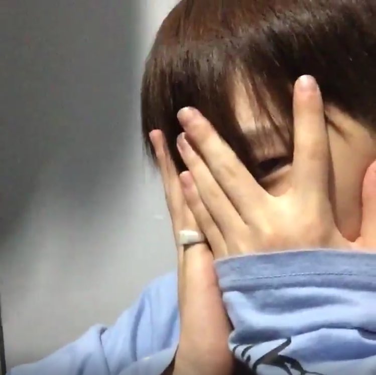 svtconspiracy's tweet photo. Explain this @pledis_17 #illuminati https://t.co/Kq2O9lmNsC