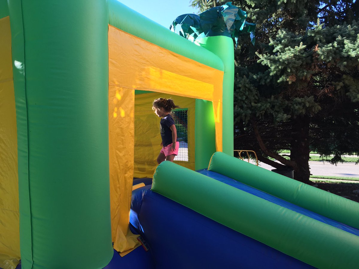 kidshavefunllc's tweet photo. Finishing up a successful weekend with a little cleaning and jumping!!! #Omaha #bounce https://t.co/OVb012EJJW