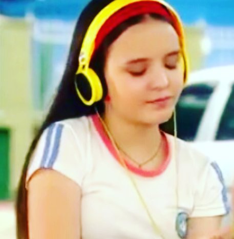 ClarinhaOffc's tweet photo. Ouvindo Nosso Amor  RBD https://t.co/9NJrvFy8pI