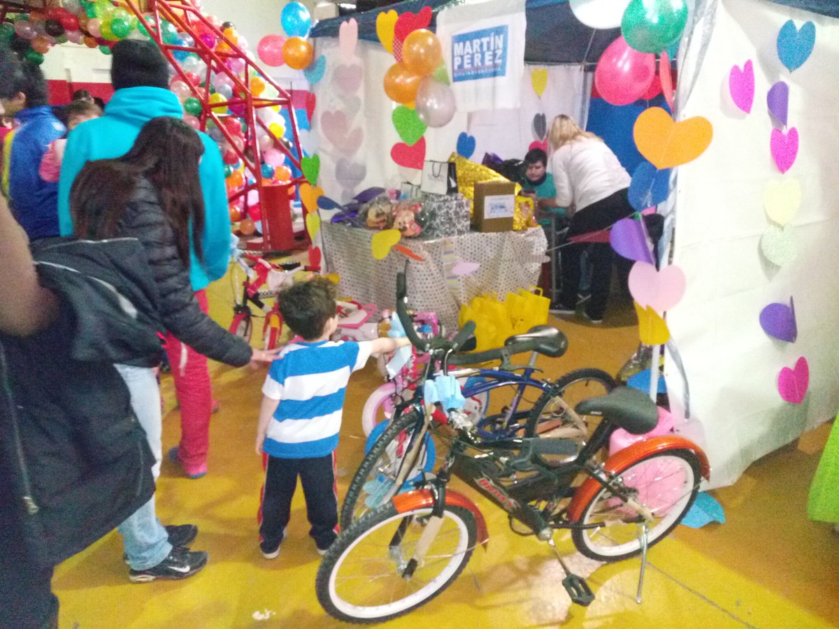 EnTuCorazonRG's tweet photo. Comenzó con todo el evento del día del niño #AlgoDeMiEnTuCorazón https://t.co/IUqeuaRR5w
