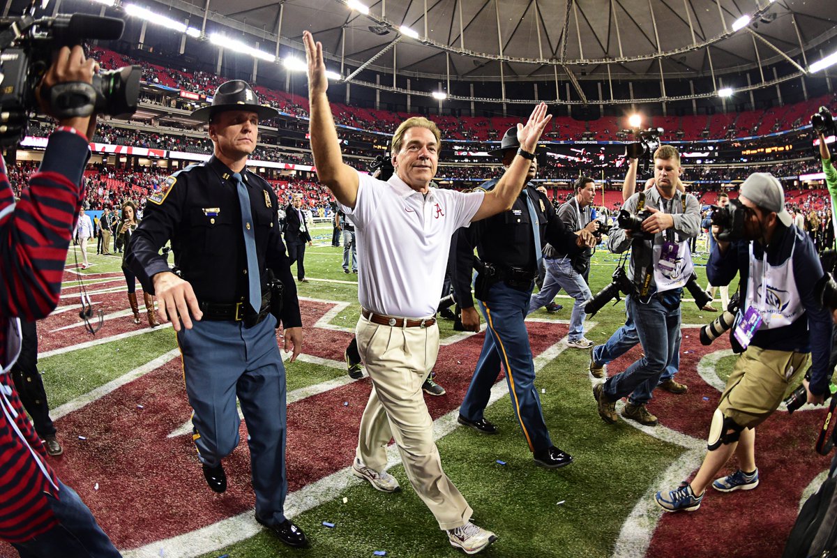 SECNetwork's tweet photo. ROLL TIDE!

For the 9th straight year @AlabamaFTBL is No. 1 in the AP Poll -- the longest streak in CFB History. https://t.co/qF1WTGqWTd