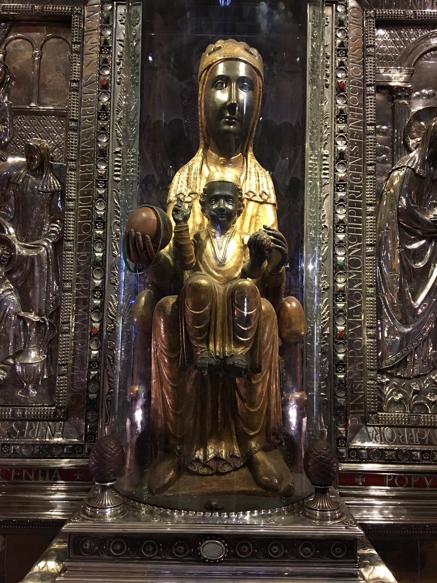 iLoveMarche's tweet photo. Se siete a #Barcellona vi consiglio una escursione al Monastero di #Montserrat 😊 #bloggerontheroad https://t.co/qcbXP2biCe