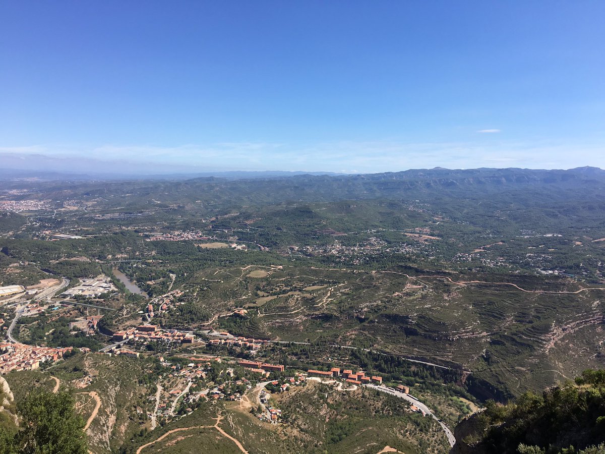 iLoveMarche's tweet photo. Se siete a #Barcellona vi consiglio una escursione al Monastero di #Montserrat 😊 #bloggerontheroad https://t.co/qcbXP2biCe