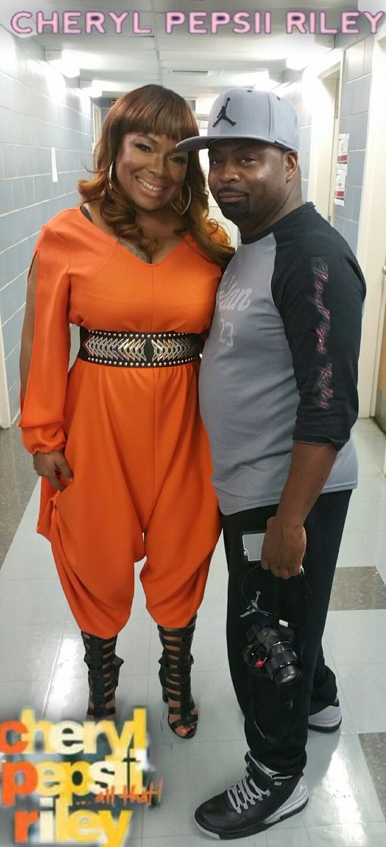 wondertroy2's tweet photo. Me and Ms Pepsii! @CherylPepsii @DeidraLucas1 @PPerfectAngel @thegeenius @TheBowleggedOne @LisaLisaLL77 #ffalumni https://t.co/T7cze4TWag