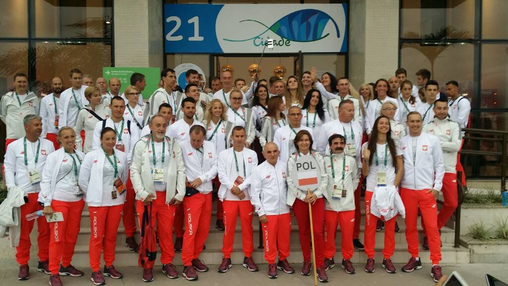 pkolpl's tweet photo. [1/2] Polska Misja Olimpijska: Gotowi na ceremonię zamknięcia  #PRO2016 #Rio2016 #zostanlegenda https://t.co/duoYBgLu1K