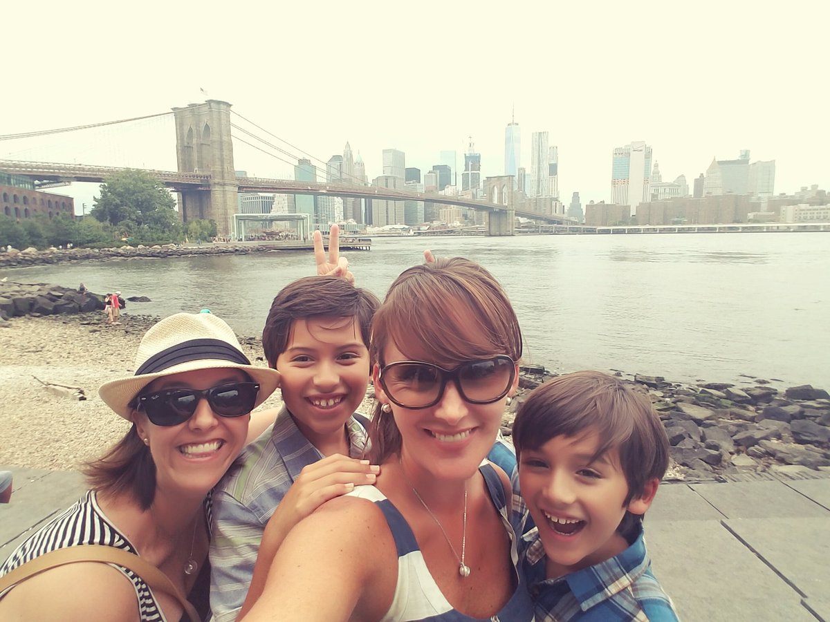 TaniaLuvianoTV's tweet photo. #Brooklynday #LatinaMomTravels #travelwithkids #newyork #NYCtips #dumbo #bestviewsofnyc #NYC #Brooklyn https://t.co/1f2UB7HwLu