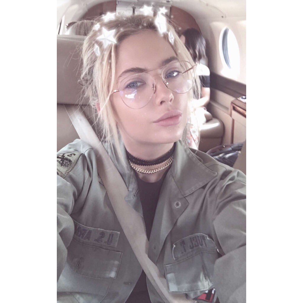 ι jυѕт ғeel ѕo ғorgoттen.

-Hanna Marin
-Literate 
-Desc
-Ships: Caleb
-Crossovers welcome
-RT please?