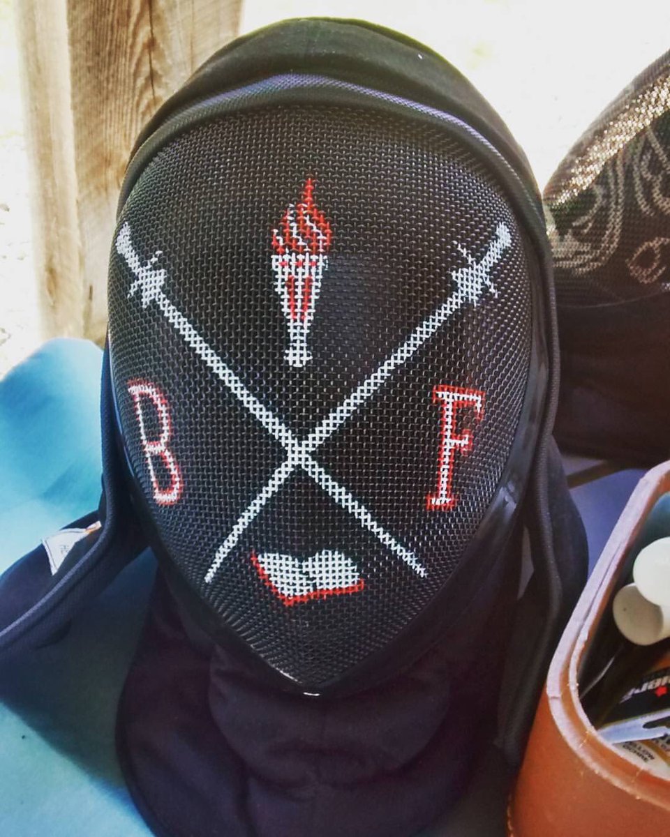 BalgFreifechter's tweet photo. Check out our awesome new club-mask design by #NicoleVanceArts! #HSHEMA #BFAirfax https://t.co/NAEHcEsGJq