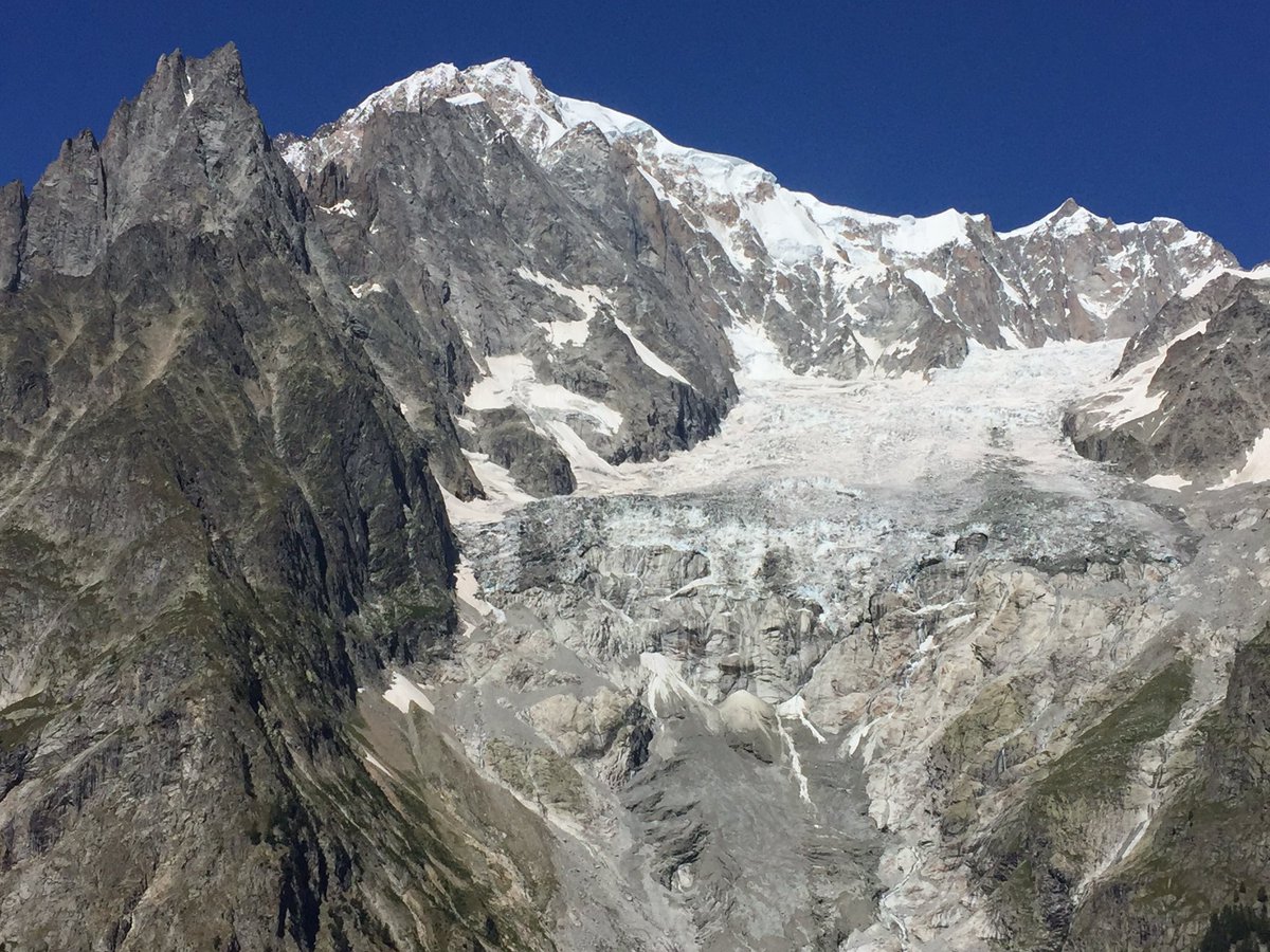EmanuelaBo's tweet photo. #unabellafoto #montebianco https://t.co/duVJp6TxuB
