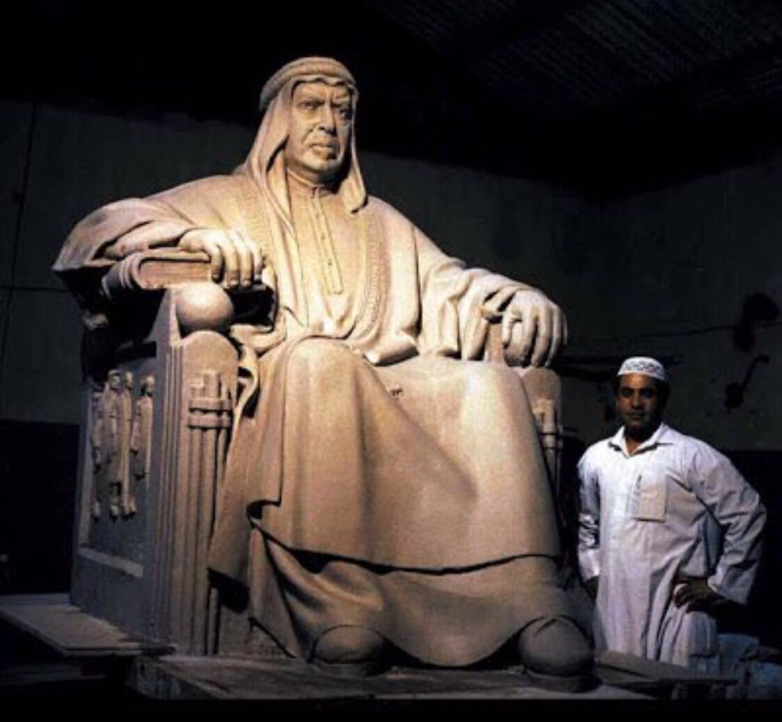 Almajlliss's tweet photo. مغردون يطالبون بتبني عمل الفنان سامي محمود عبر وضع تمثال الشيخ عبدالله السالم في ساحة الإرادة مقابل مجلس الأمة. https://t.co/F884MQRdYs