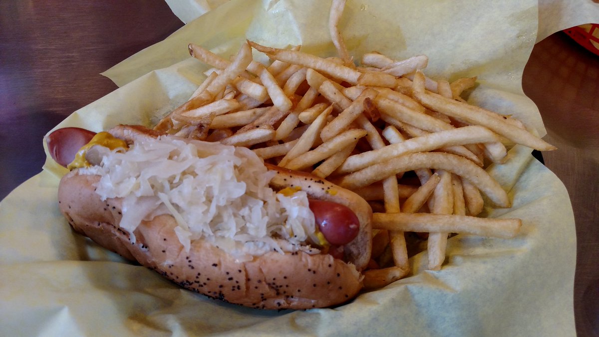 milehighvienna's tweet photo. Hey @Rockies &amp; @Cubs fans! It's the rubber match! Fuel up w/beef &amp; beer...one block from Gate C all afternoon! https://t.co/0W1NaAbKVl