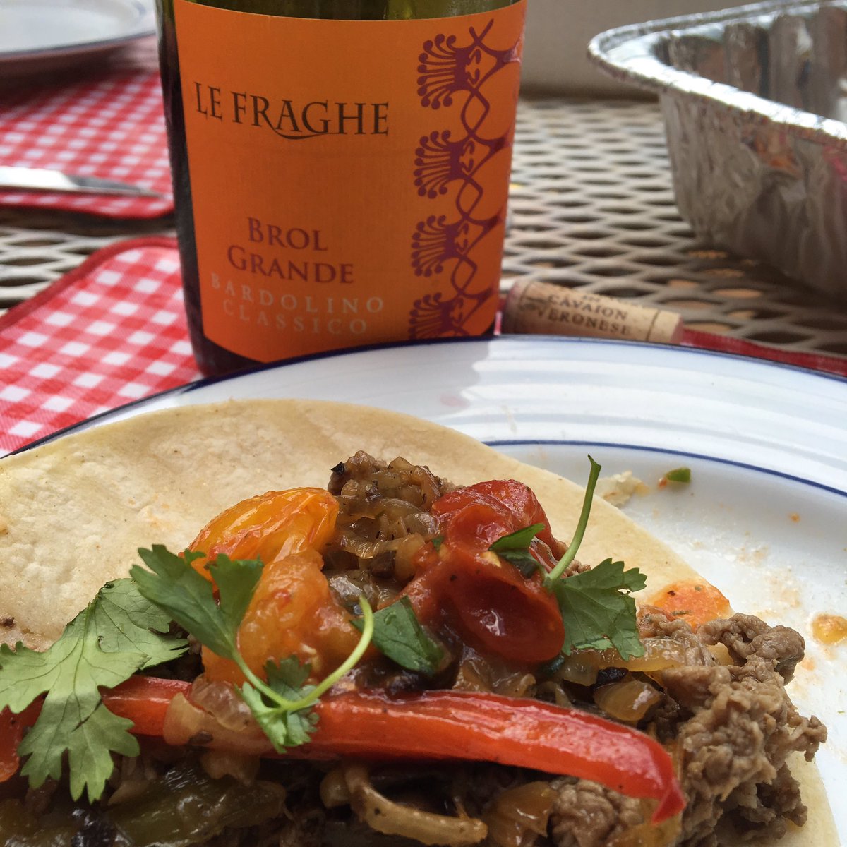 vintrospective's tweet photo. Shaved steak tacos, fire roasted salsa, #BardolinoClassico #BrolGrande #LeFraghe Matilde Poggi https://t.co/XeXUAPwTRn