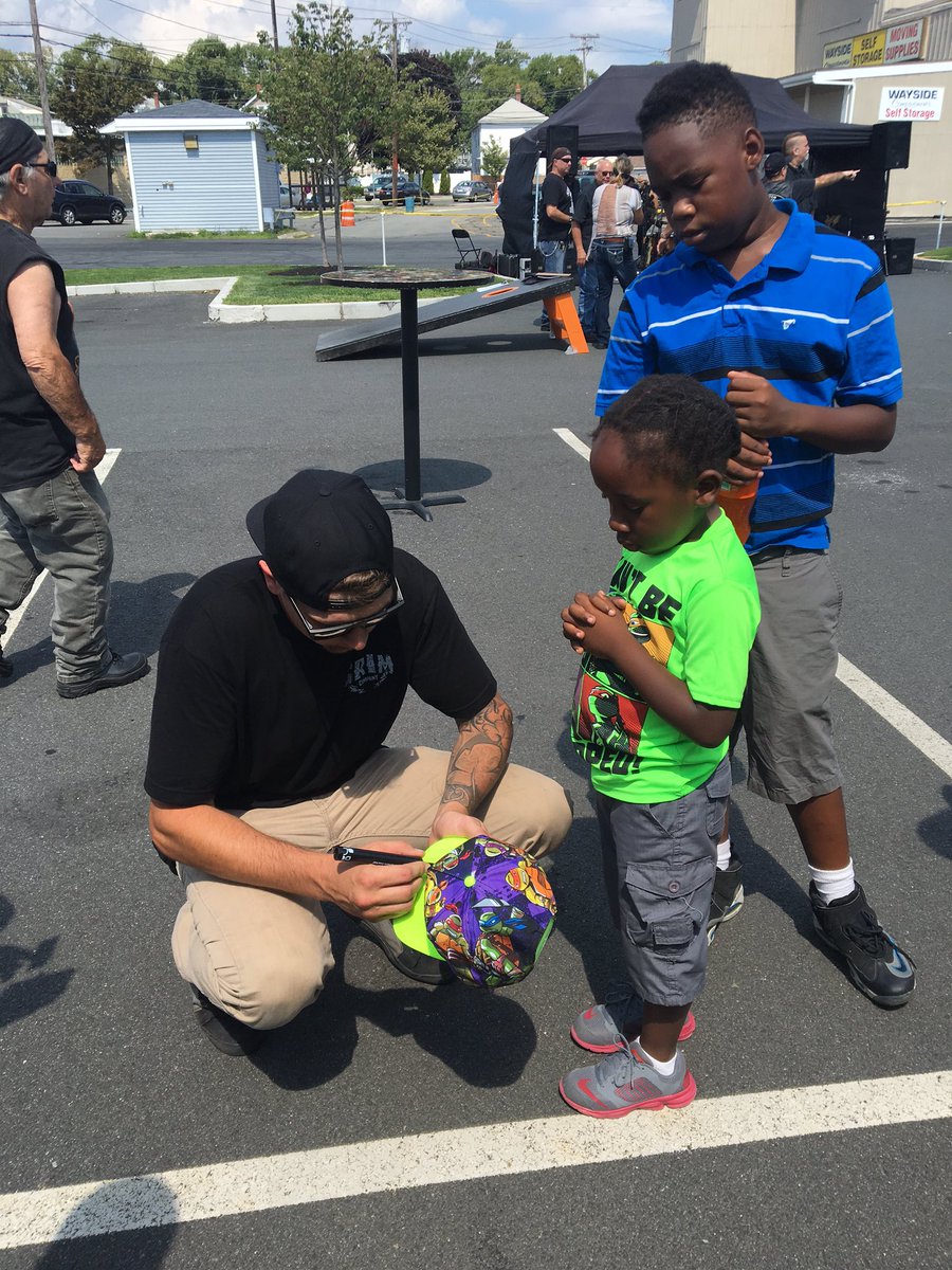 Tmccaff534's tweet photo. Pretty cool feeling never thought people would be asking me to sign stuff pretty crazy these two were pumped https://t.co/1eGZpNfTUZ
