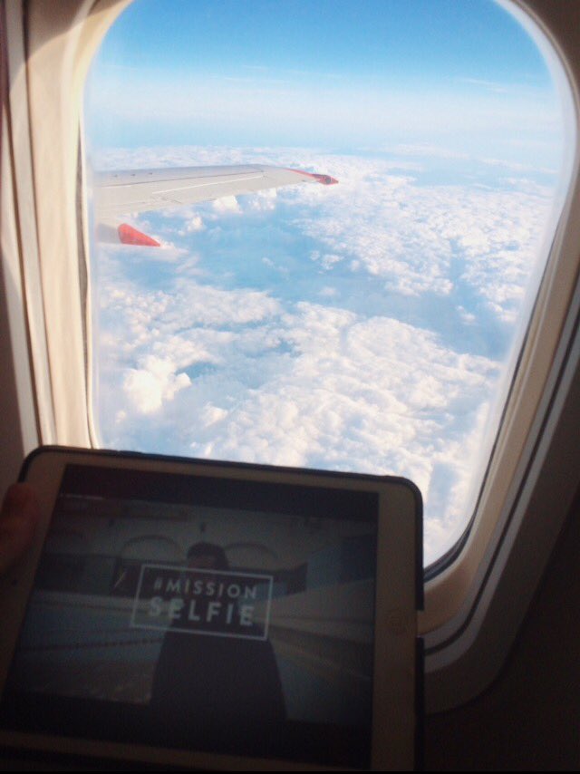 mxvesty's tweet photo. Watching #MissionSelfie above the clouds, good job @MrBenBrown and @stevebooker  👌🏽 https://t.co/wZ6Bel90Am