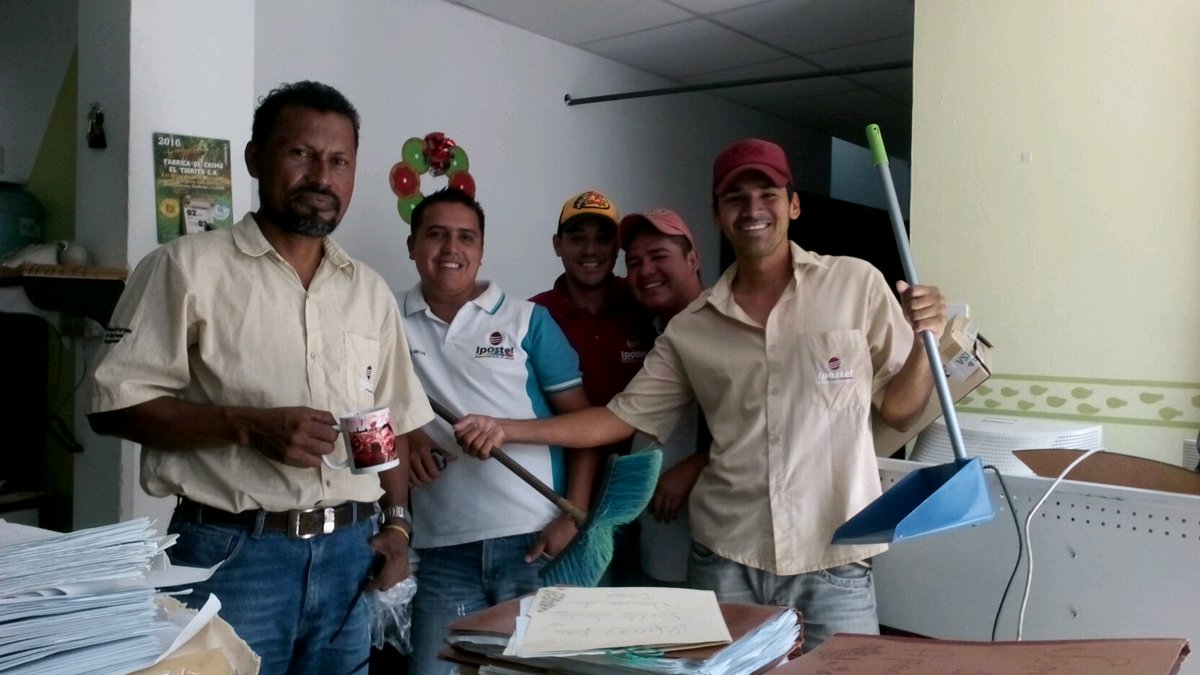 jennyipostel's tweet photo. Ipostel Tovar trabaja para contribuir en la transformación de la institución @NicolasMaduro #TarifasIpostel https://t.co/5PJYDji80n