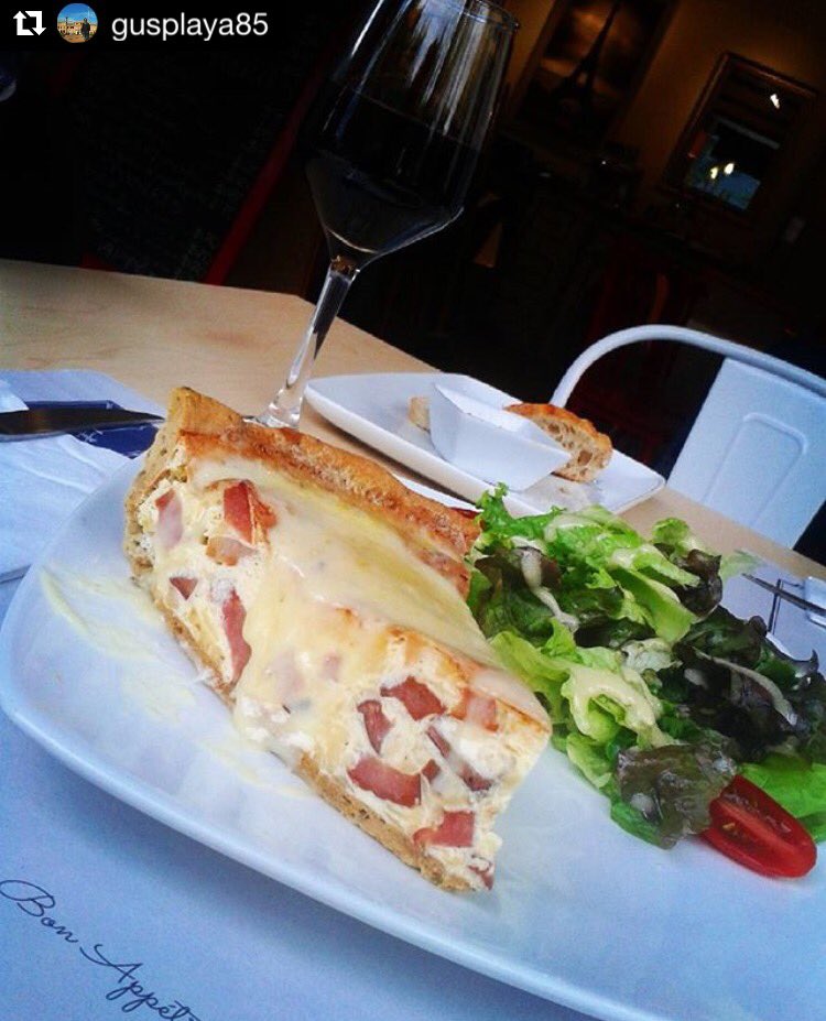 LAppartMX's tweet photo. ¡Bon Appétit! 🇫🇷🍴🍷 #domingo #comidacasera #foodforfoodies #condesa #quiche #vino https://t.co/XMB8I5gMeH