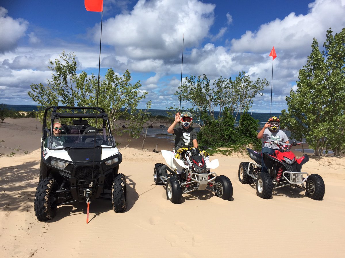 45buttonbuck's tweet image. 